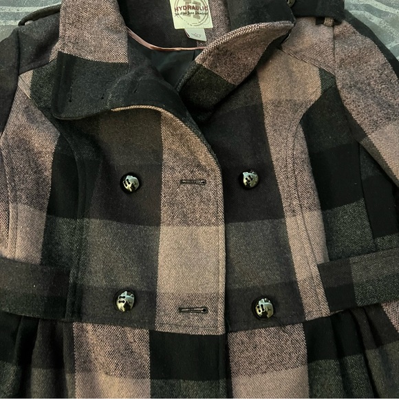 Buttoned Jacket - Picture 5 of 6